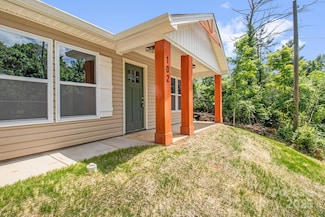 102 Theodore Ave, Lexington, NC 27292
