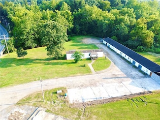 1761 Old Youngstown Rd, Edinburg, PA 16116