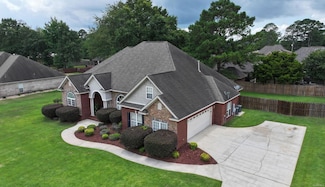 807 Hearthstone Dr, Prattville, AL 36067