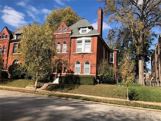 4149 Shenandoah Ave, Saint Louis, MO 63110