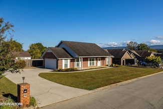 1232 Edinburgh Dr, Maryville, TN 37803