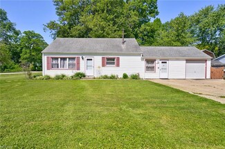 9998 Fremont Dr, Columbia Station, OH 44028
