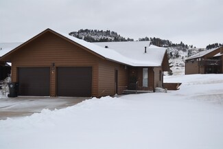 940 Country Club Dr, Spearfish, SD 57783