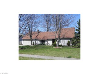 5395 Pin Oak Cir, Sheffield Village, OH 44054