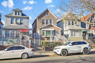 26-26 94th St, Flushing, NY 11369