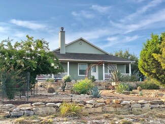 1374 Redwood Rd, Fischer, TX 78623