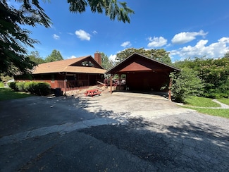 1463 Red Cedar Ln, Sevierville, TN 37876