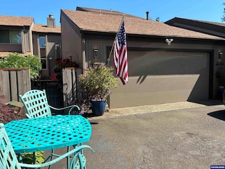 6660 Huntington Cir SE, Salem, OR 97306