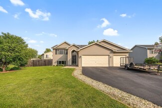 932 Aspen Ln, Montrose, MN 55363
