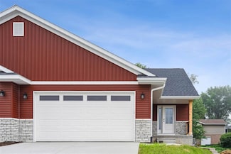 817 Prairie View Dr, West Branch, IA 52358