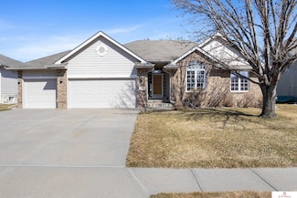 9914 S 100th St, La Vista, NE 68128