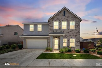 3303 Rustic Woods Ln, Shafter, CA 93263