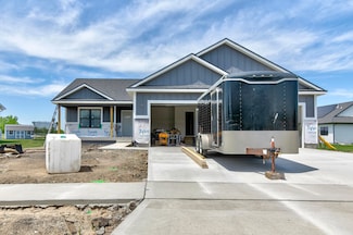 1003 Redbud Dr, Slater, IA 50244