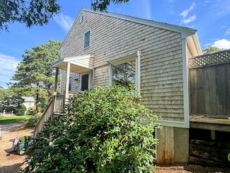 4 Mockingbird Dr, Edgartown, MA 02539