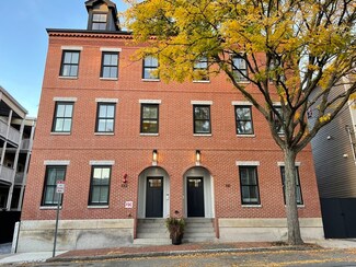 131 Spring St Unit PH, Cambridge, MA 02141