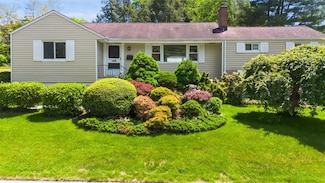 202 W Main St, Mount Kisco, NY 10549