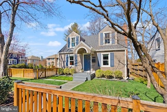 3709 14th St N, Arlington, VA 22201