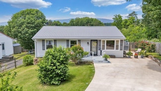 1405 Linden Ave, Clifton Forge, VA 24422