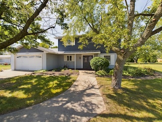 1326 Stag Dr, Fort Wayne, IN 46804