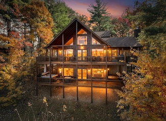 136 Oasis Dr, Blue Ridge, GA 30513