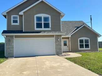 101 Redbud Ct, Alma, KS 66401