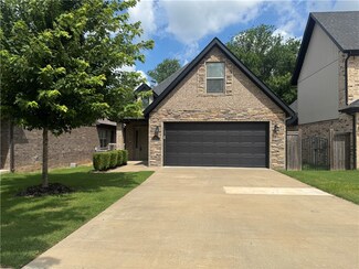 1802 SW Riverstone Rd, Bentonville, AR 72712