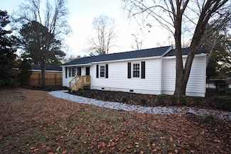 203 W Juniper St, Andrews, SC 29510
