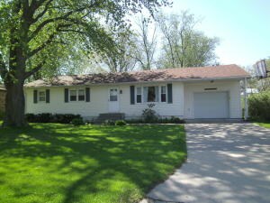 116 W Summit St, Wilton, IA 52778