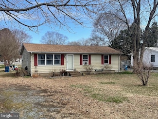 8 N Maple Ave, Ridgely, MD 21660