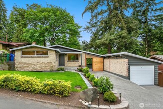 1102 NE 106th St, Seattle, WA 98125