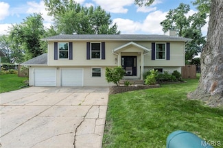 15 Ann Dr, Saint Peters, MO 63376