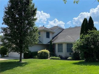2524 Woodlawn Dr, Charleston, IL 61920