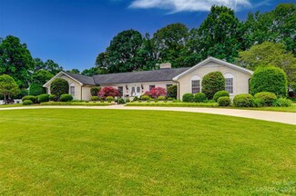 907 E 24th St, Newton, NC 28658