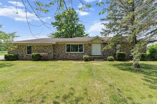 10894 Henderson Rd, Corunna, MI 48817
