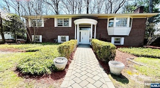 30 Reiner Place, Englewood Cliffs, NJ 07632
