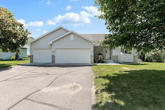 1296 Fieldstone Dr, Sauk Rapids, MN 56379
