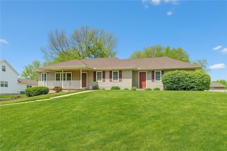 915 Walnut St, Valley Falls, KS 66088