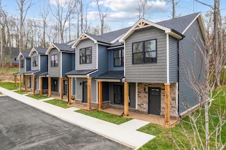 1012 Wythe Dr, Forest, VA 24551