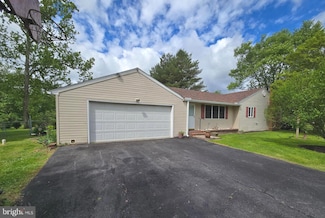 2 Country Ln, Elkton, MD 21921