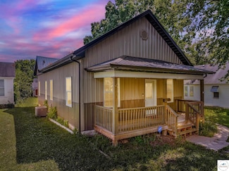1012 E 7th St, Sedalia, MO 65301
