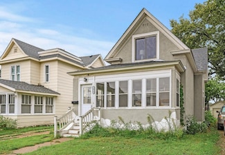 3018 California St NE, Minneapolis, MN 55418
