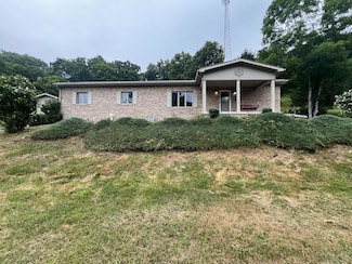793 Elton Lawn Rd, Elton, WV 25976