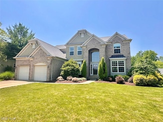 390 Norwich Dr, Broadview Heights, OH 44147