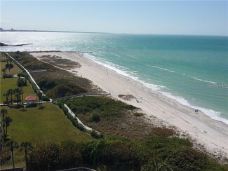 7650 Bayshore Dr Unit 302, Treasure Island, FL 33706