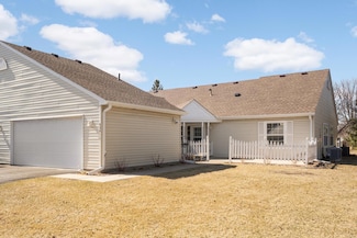424 Sarazin St Unit 21, Shakopee, MN 55379