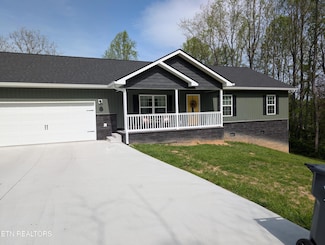 110 Gladys Ln, Tazewell, TN 37879