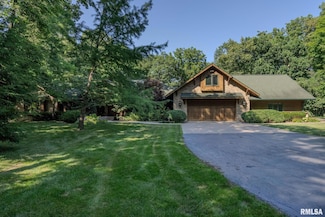 7 Autumn Creek Dr, Coal Valley, IL 61240