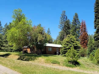 607 S Main St, Cascade, ID 83611