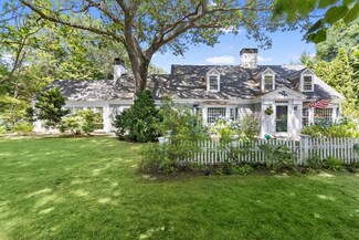 20 Grand Island Dr, Barnstable, MA 02655