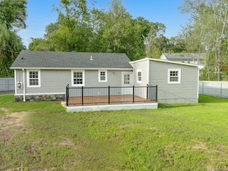 3167 Lincoln Dr, Mohegan Lake, NY 10547